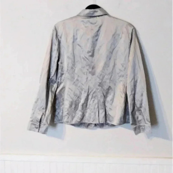 Chico's Textured Metallic Gray Jacket Size 1 NWT - Picture 6 of 6